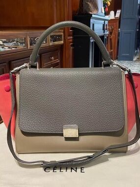N16 Slightly Used Celine Trapeze bag Medium Beautiful Color